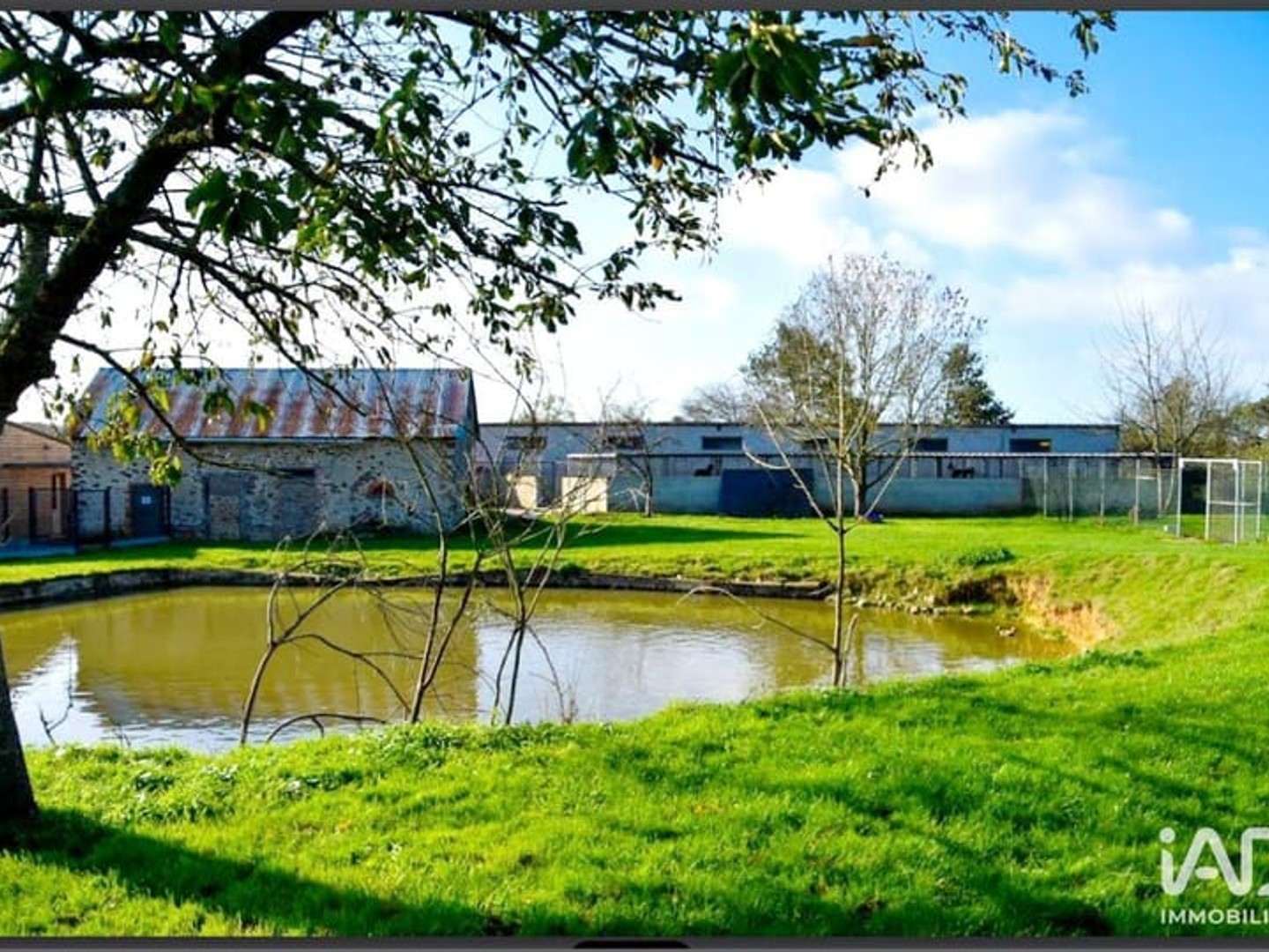 Immeuble à vendre - 131m2 - Château-Gontier-S... (53200)
