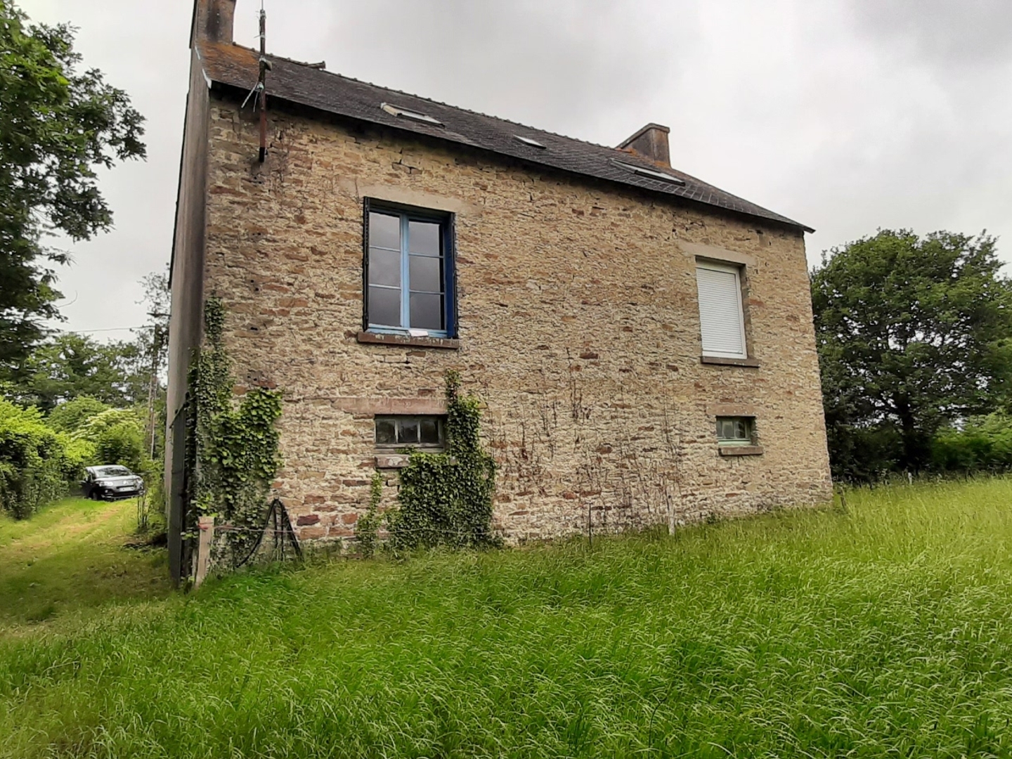 Parking / garage / box à vendre - 110m2 - Guiscriff (56560)