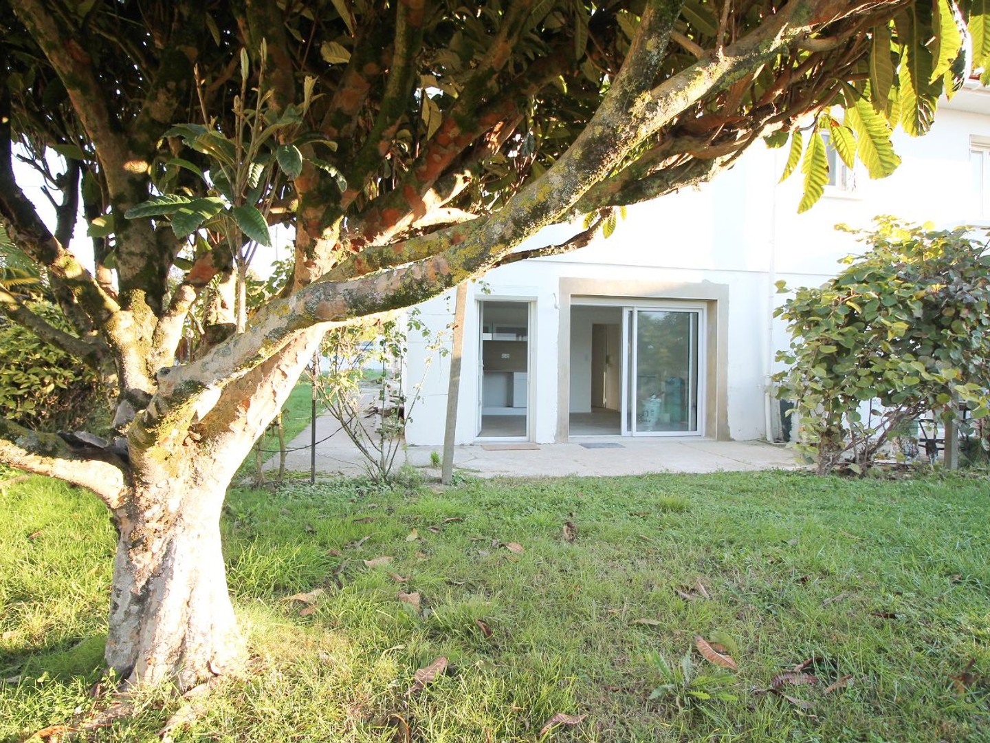 ROYAN - APPT EN REZ-DE-JARDIN PRIVATIF - 2 CHAMBRES + PARKING