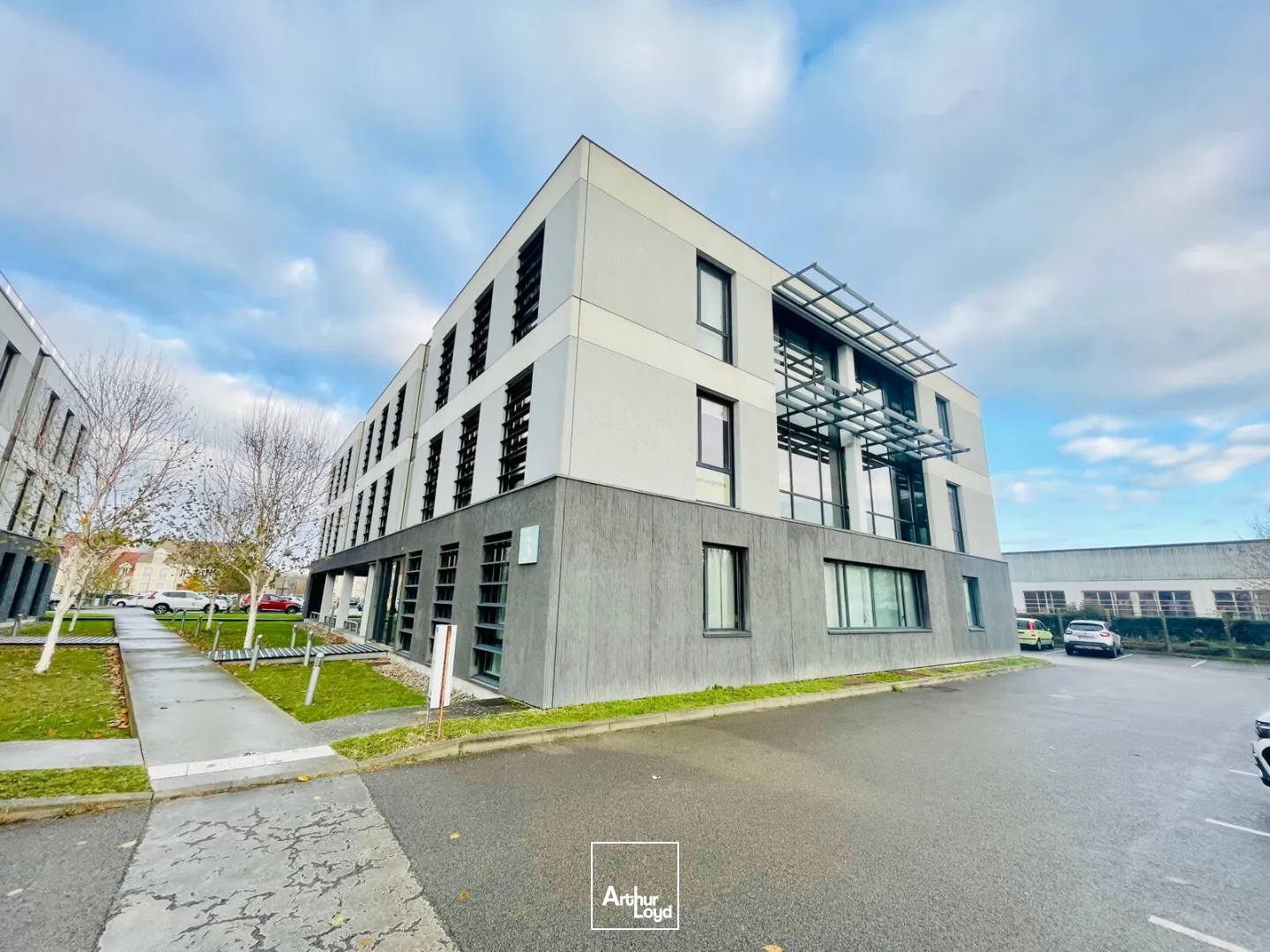 A VENDRE BUREAUX 416 M2 À COMPIEGNE PÉNÉTRANTE DE VILLE