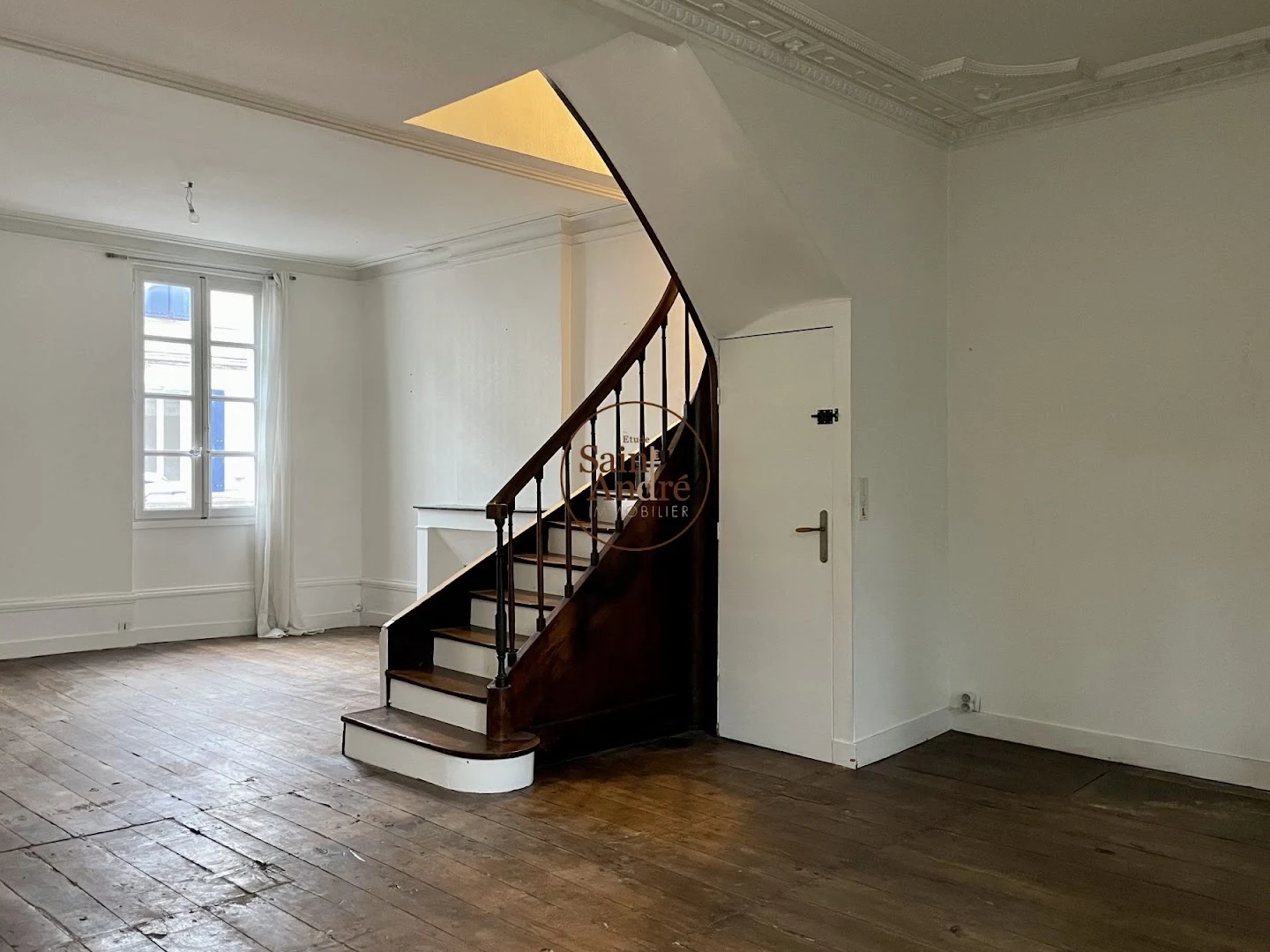 Maison à vendre - 7 pièces - 200m2 - Angoulême (16000)
