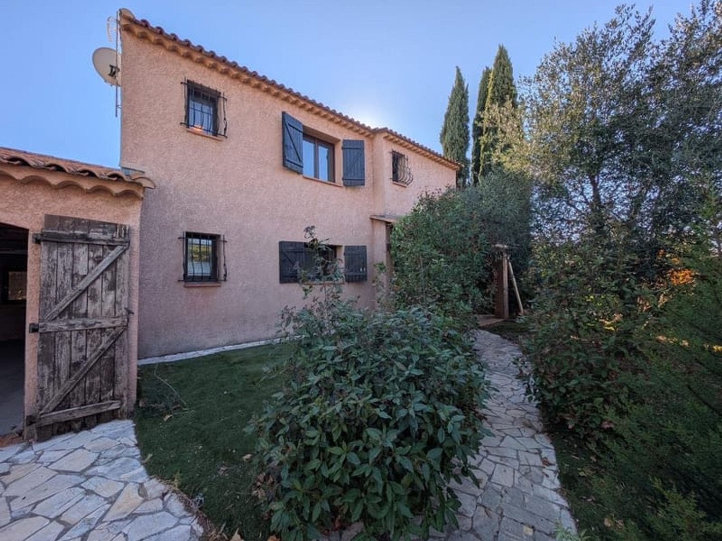 Maison à vendre - 5 pièces - 112m2 - Le Cannet-Des-Maures (83340)