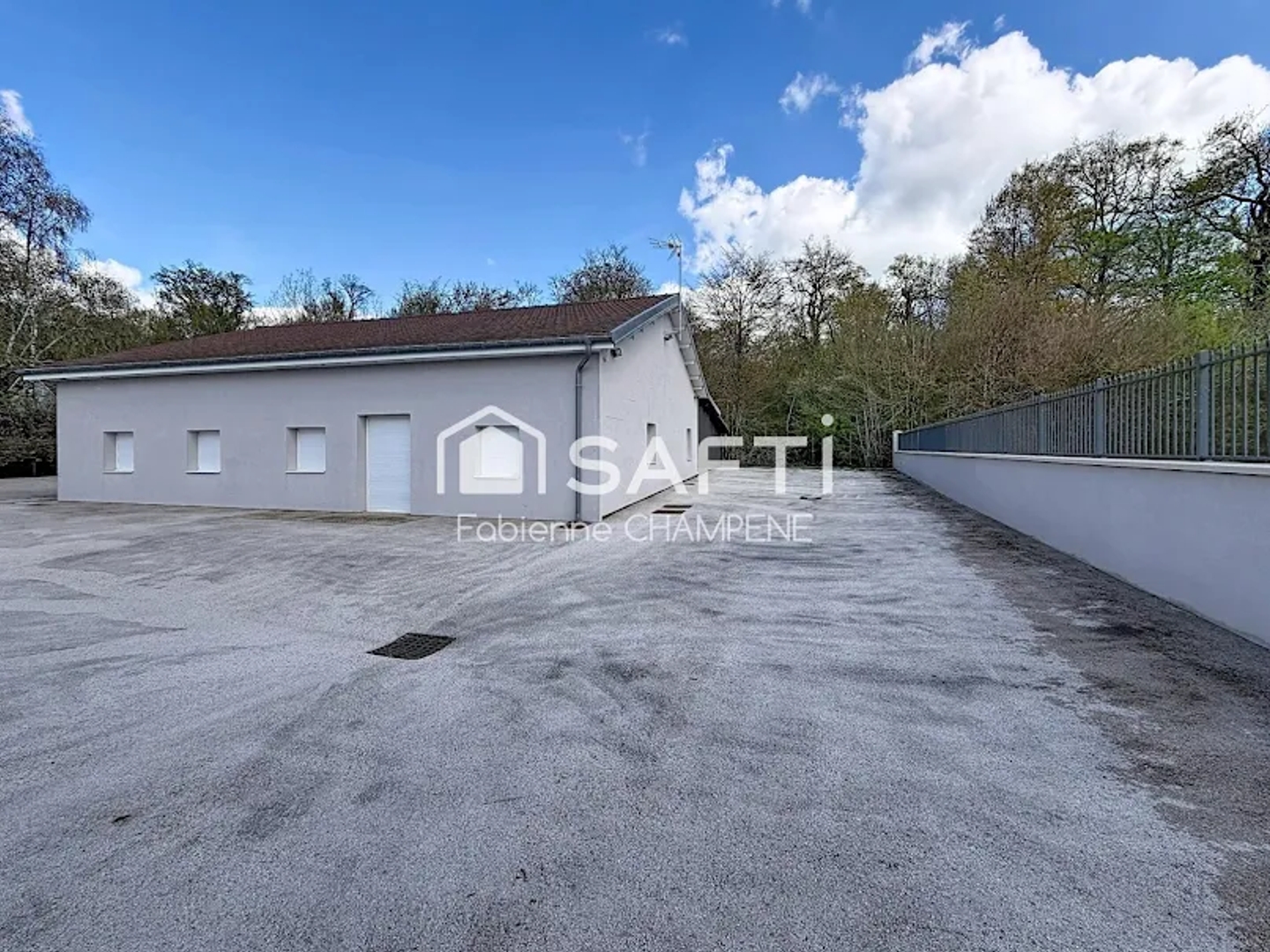 Parking / garage / box à vendre - 1188m2 - Le Chateley (39230)