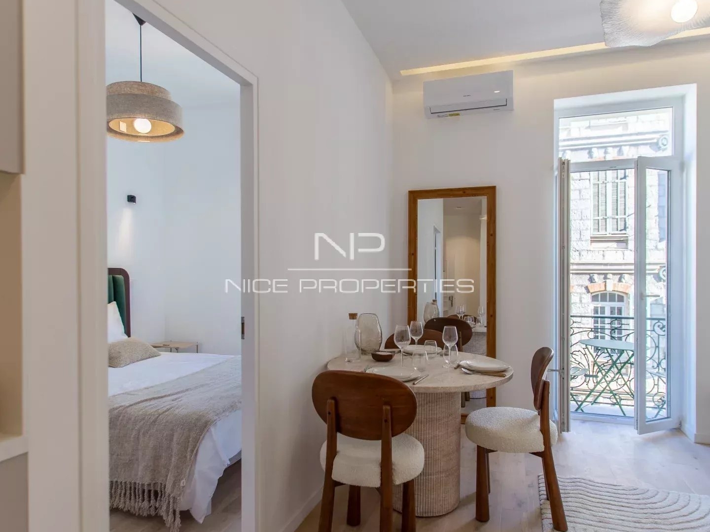 Deux pièces rénové avec terrasse, proche Coulée Verte à Nice