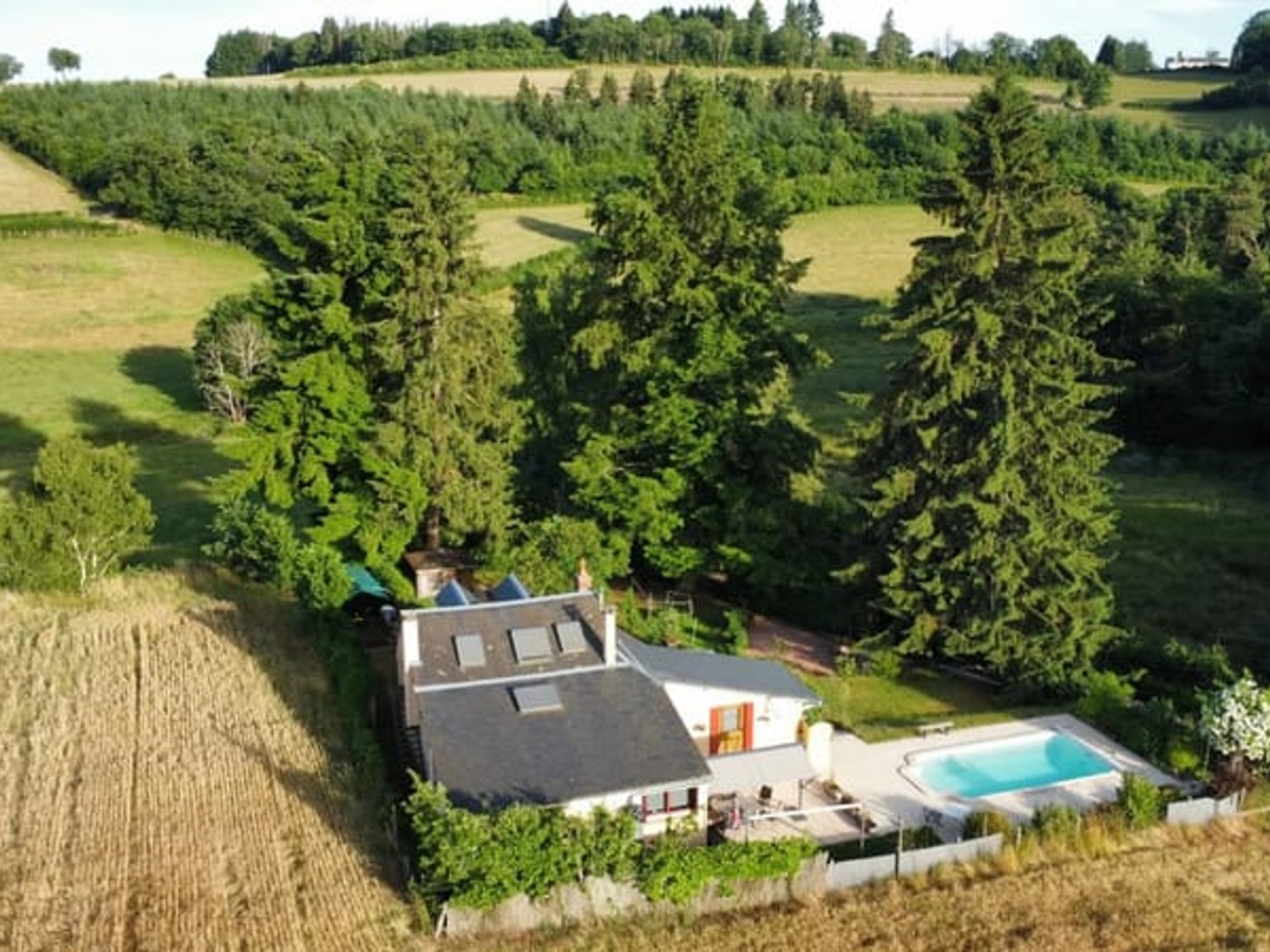 Maison à vendre - 4 pièces - 113m2 - Moux-En-Morvan (58230)