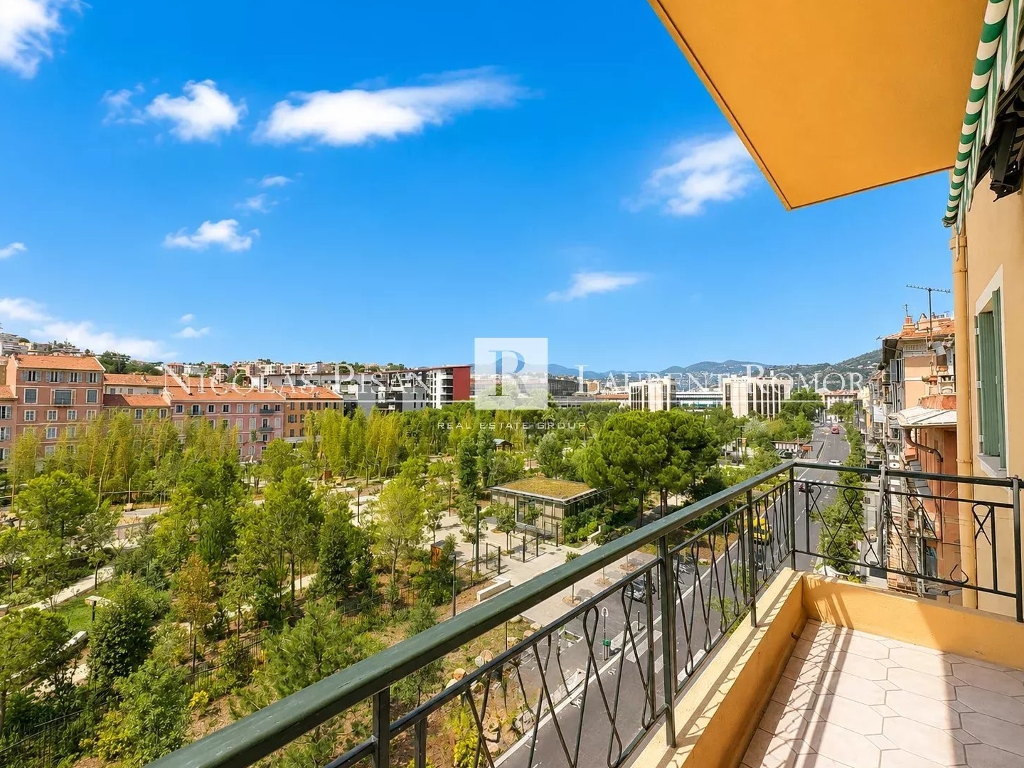 EXCLUSIVITÉ - NICE COULEE VERTE - LUMINEUX 2 PIÈCES EN ÉTAGE ÉLEVÉ AVEC BALCON