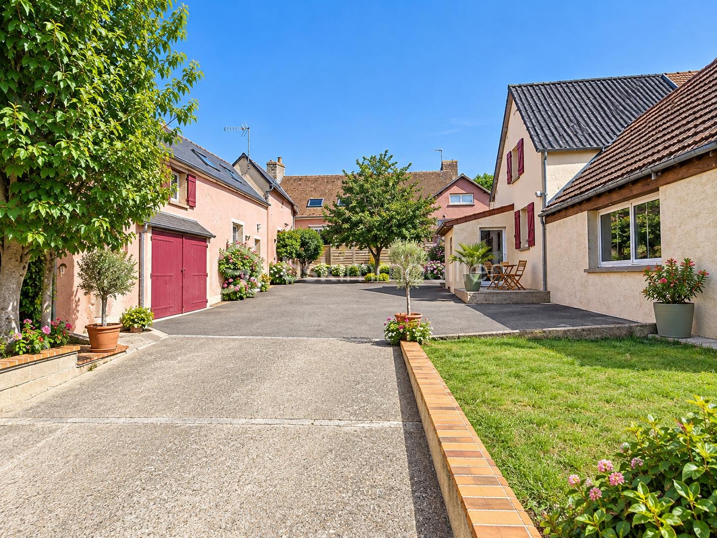 Maison 11 pièces 284 m²