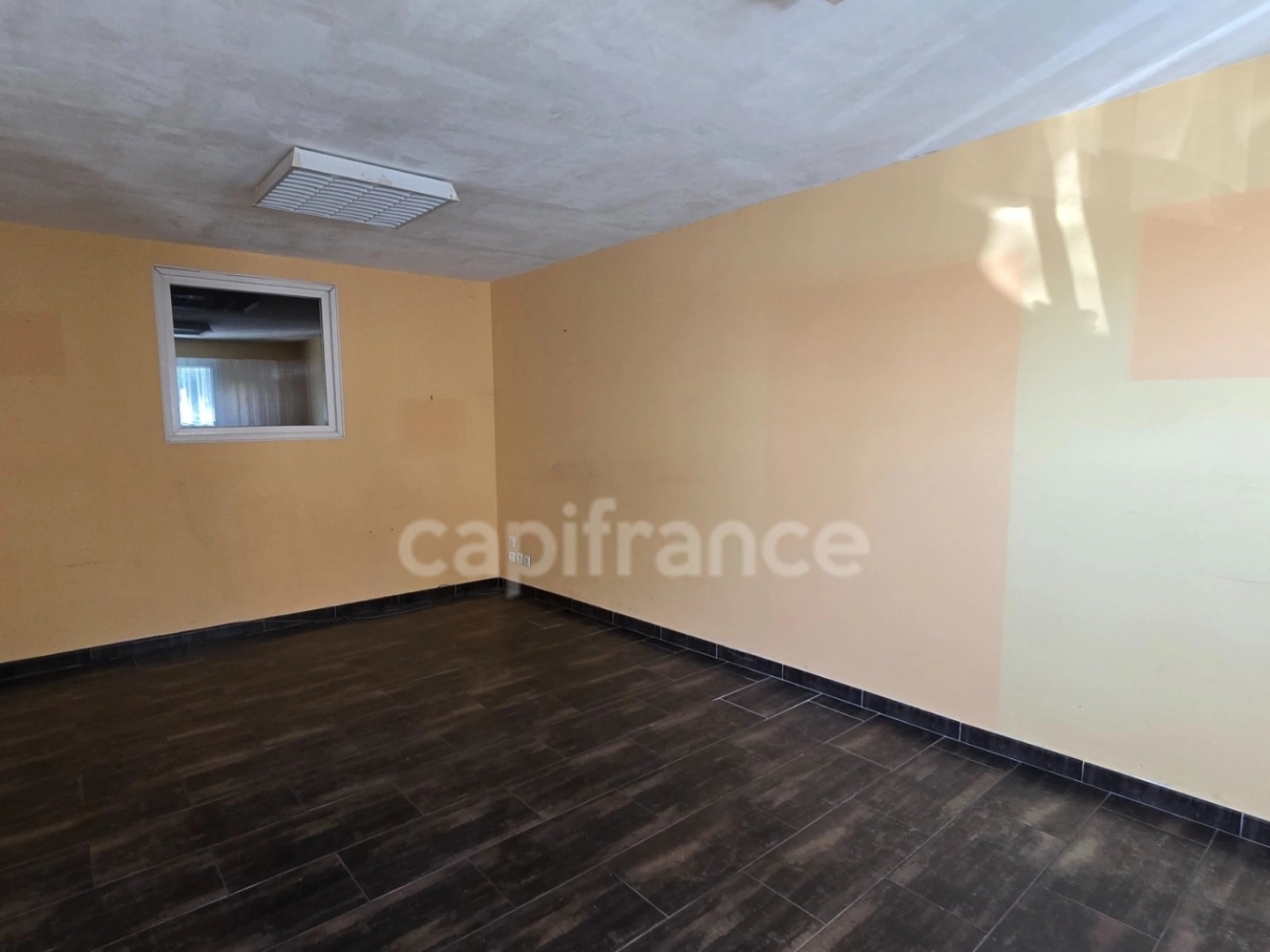 Locaux à vendre - 6 pièces - 1600m2 - Soubise (17780)