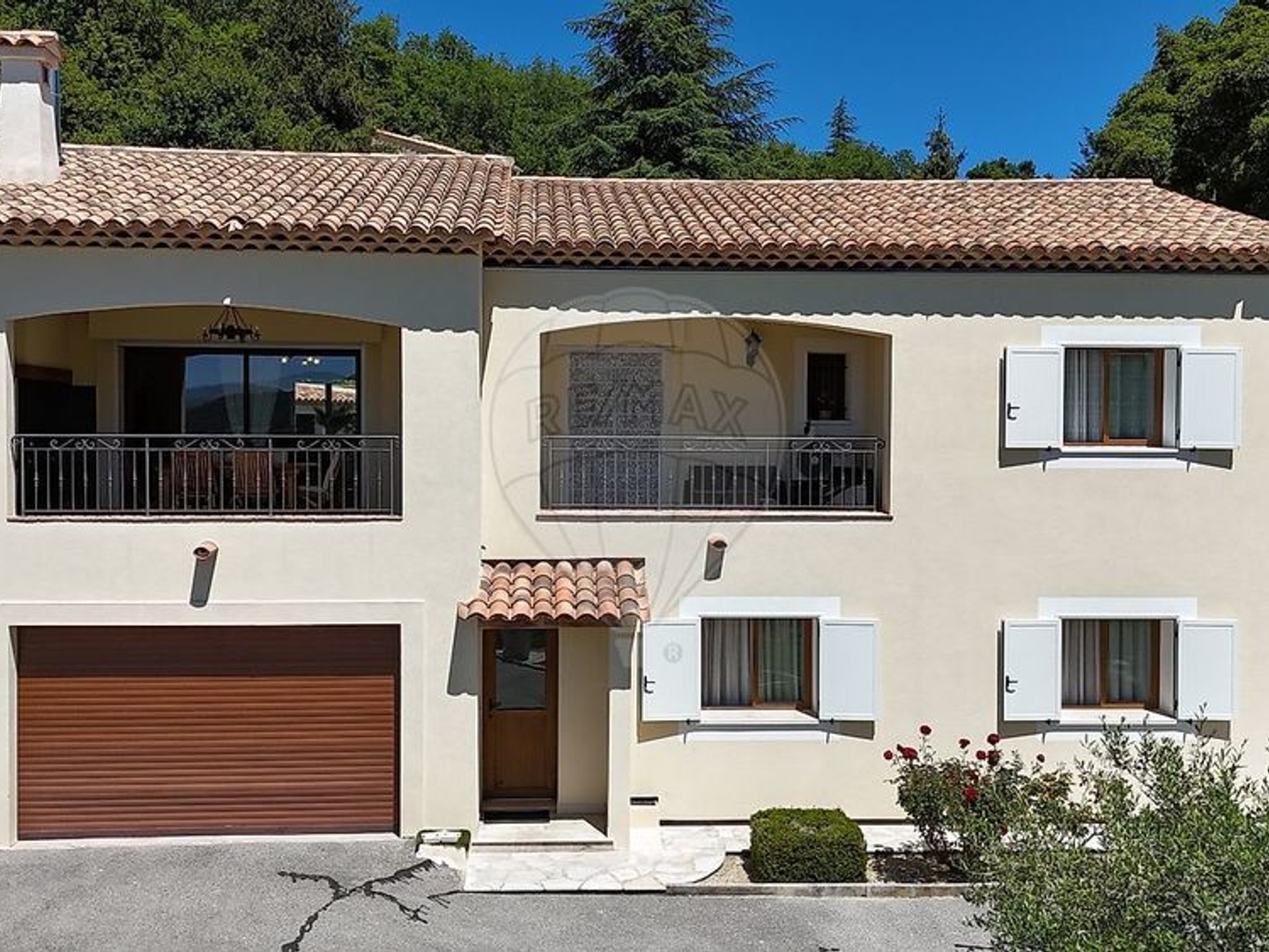 Maison à vendre - 4 pièces - 261m2 - Coursegoules (06140)