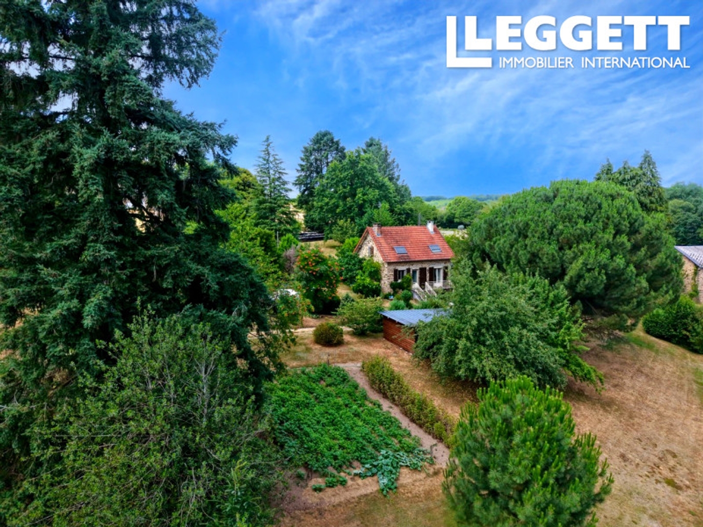 Belle maison de campagne, 3-4 chambres, 2 douche, étang, dépendances, terrain, au calme