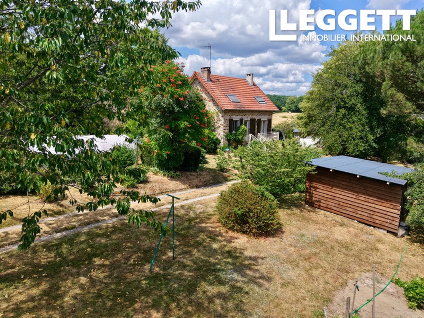 Maison à vendre - 4 pièces - 8160m2 - Condat-Sur-Ganaveix (19140)