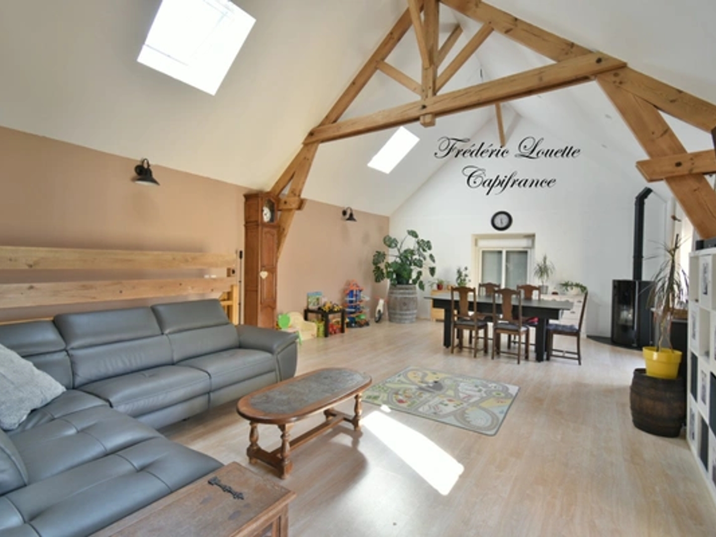 Maison 9 pièces 344 m²