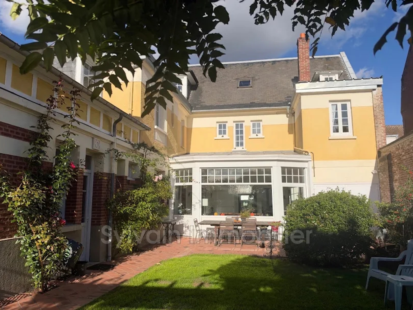 Maison 10 pièces 233 m²