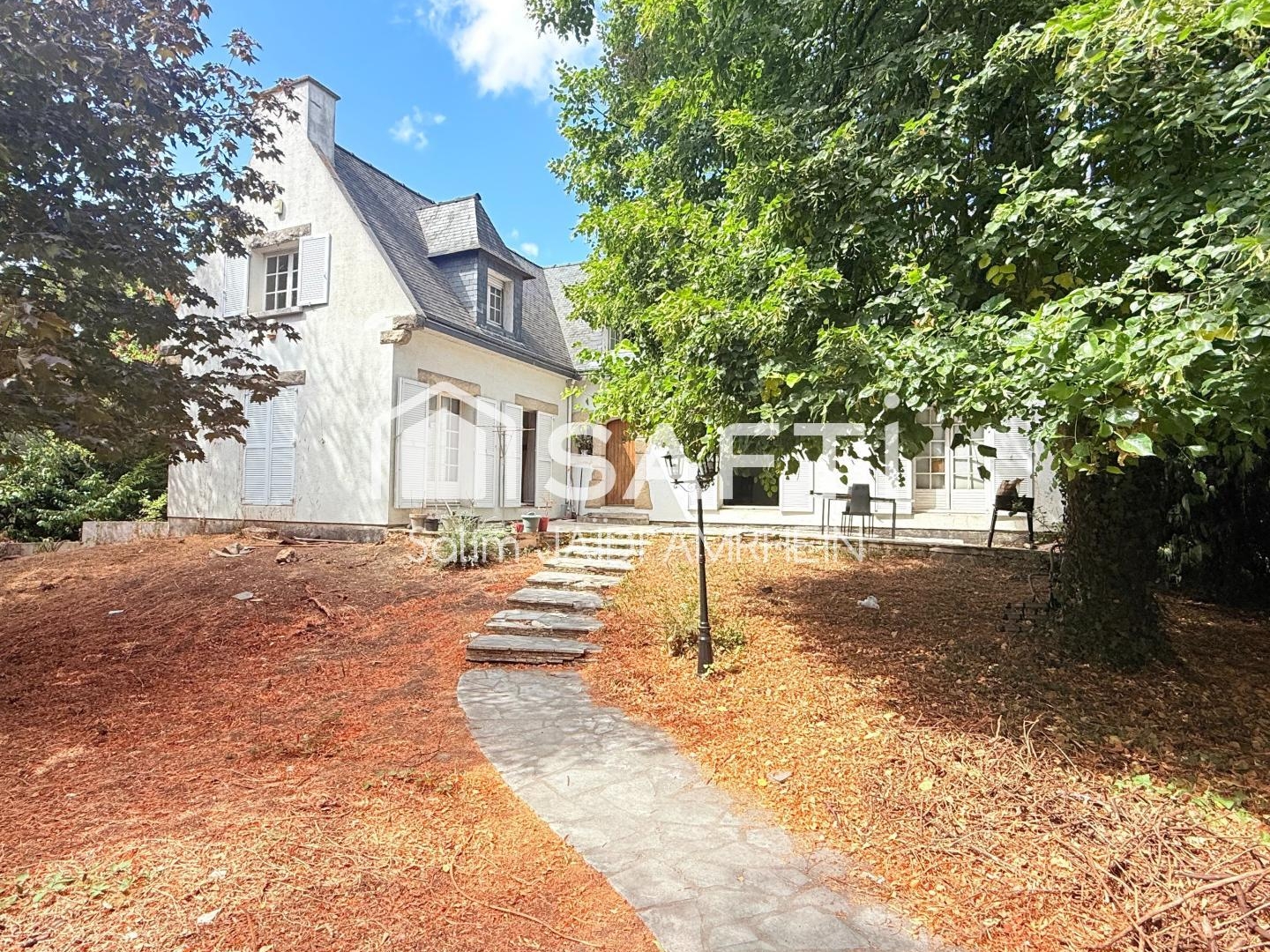Maison 217 m2, RER E à 500 m, fort potentiel
