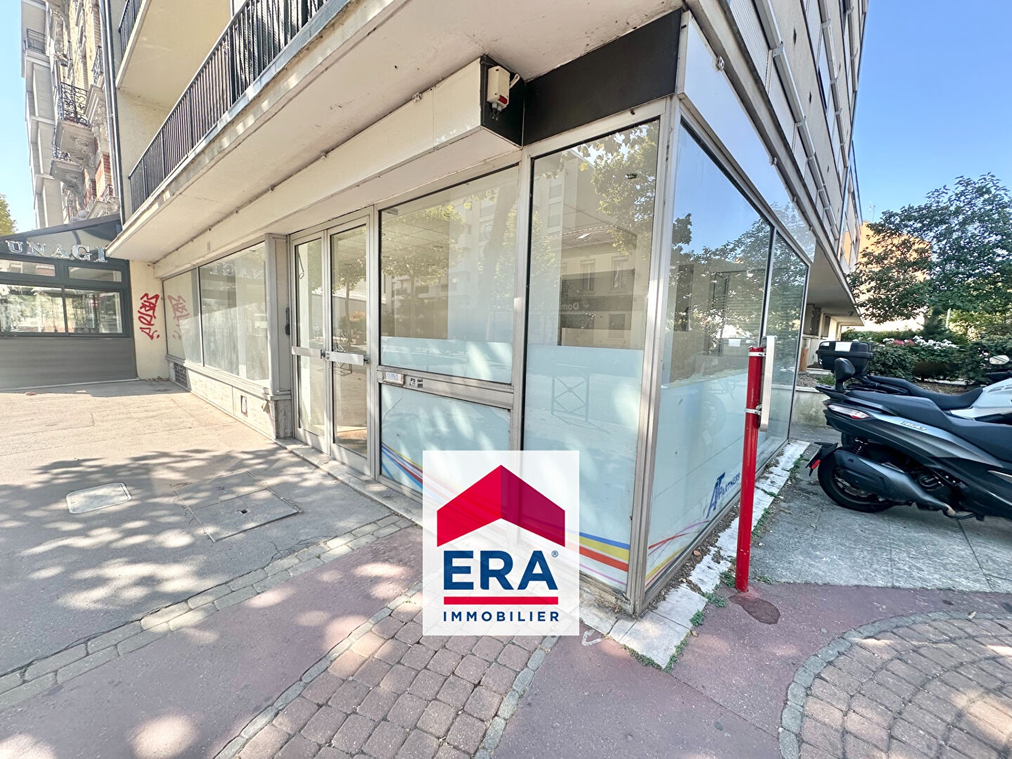 Locaux à vendre - 2 pièces - 67m2 - La Garenne-Colombes (92250)