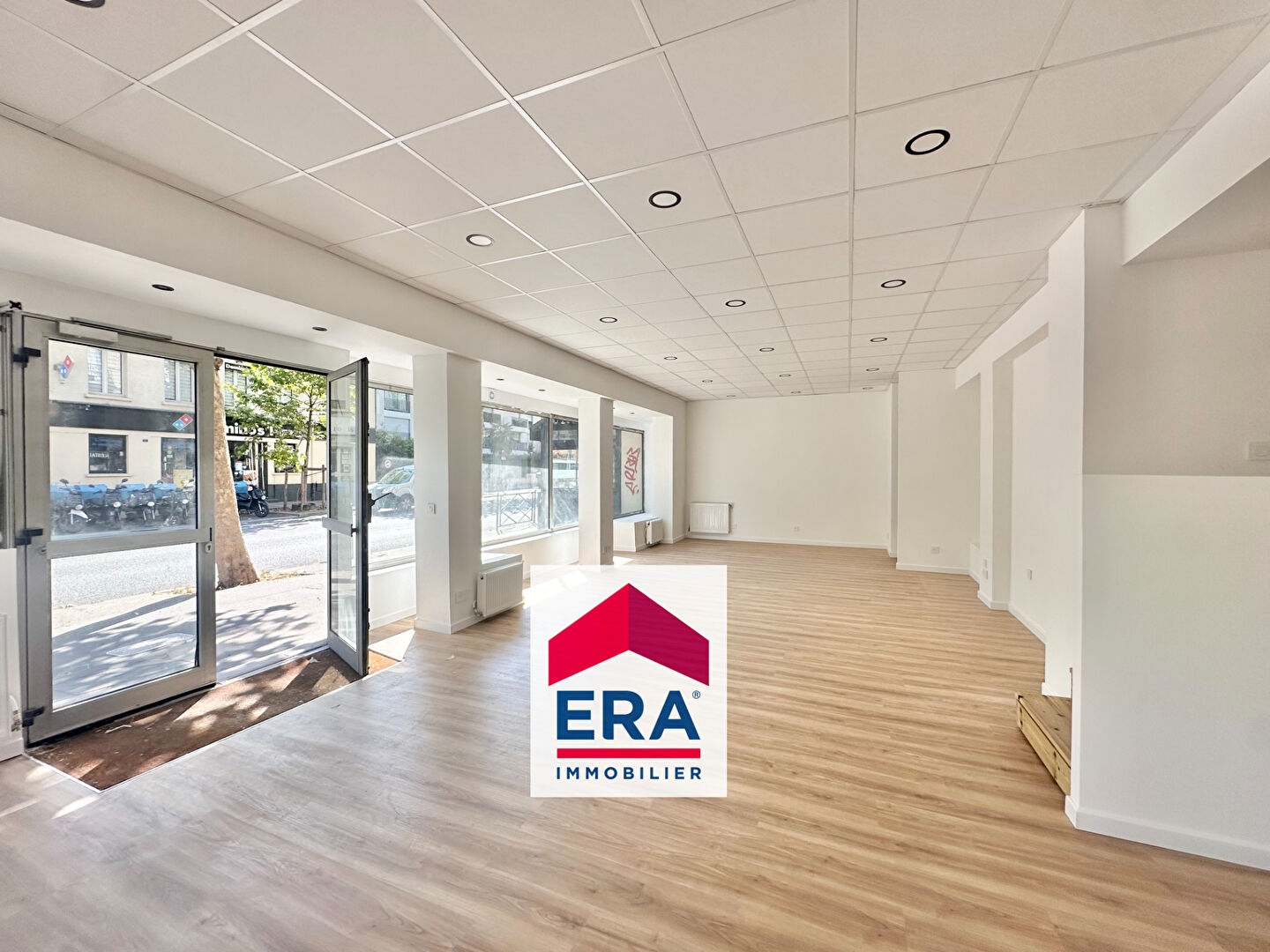 Locaux à vendre - 2 pièces - 67m2 - La Garenne-Colombes (92250)