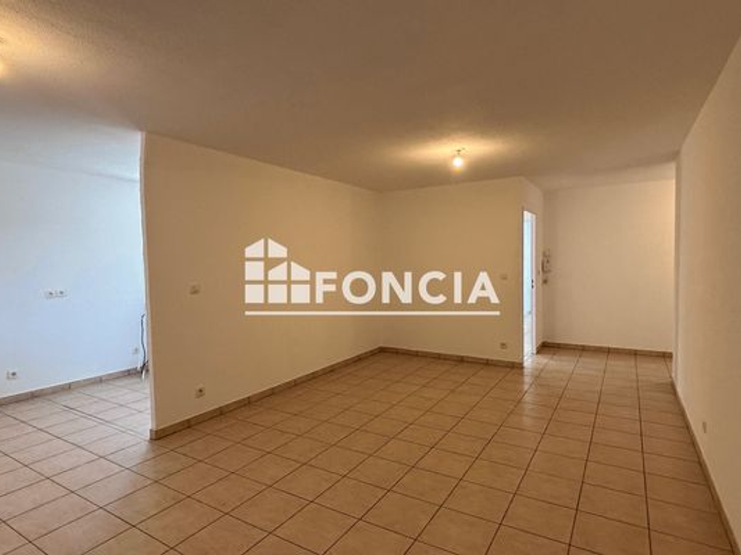 Appartement à vendre - 4 pièces - 83m2 - Carpentras (84200)