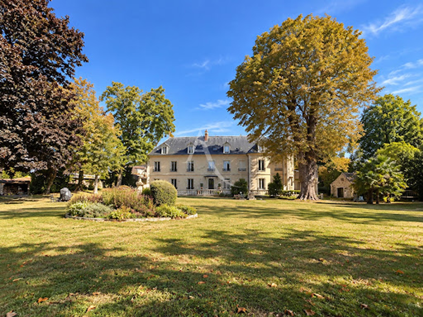 Maison à vendre - 29 pièces - 654m2 - Coubert (77170)