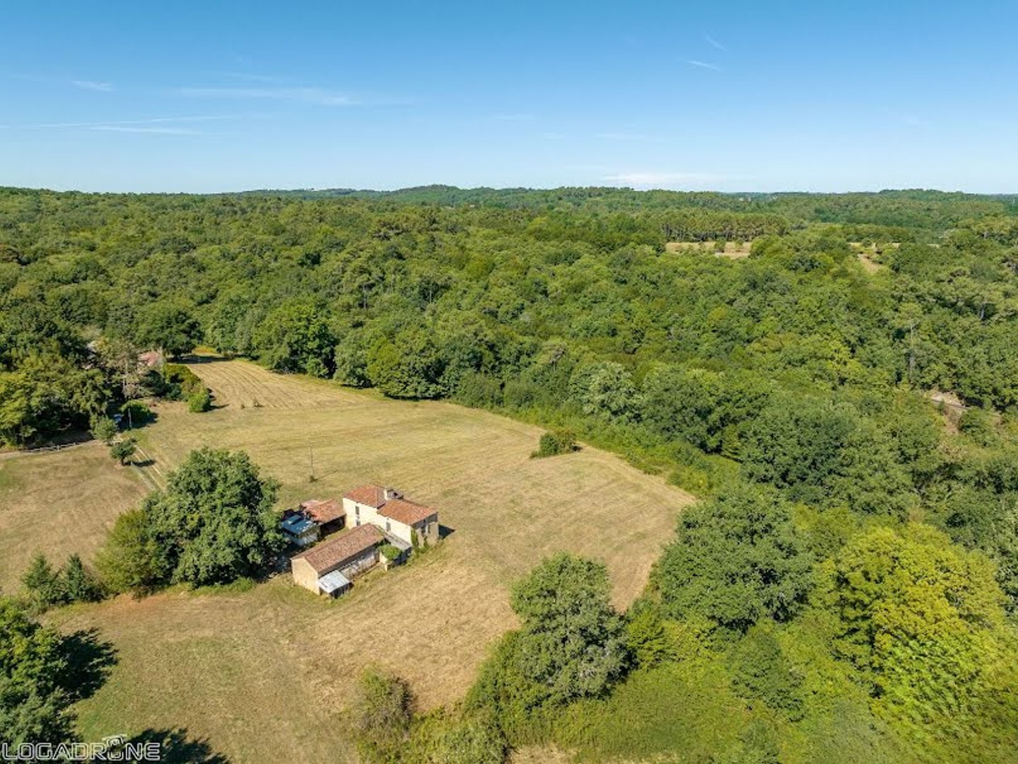 Propriété 4 pièces 254 m²