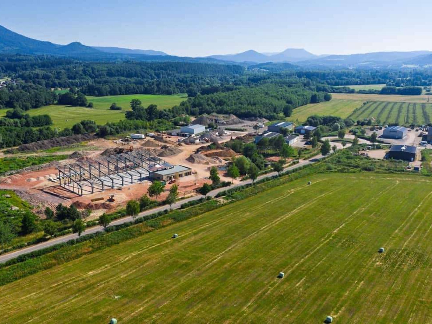 A vendre terrains 10 ha viabilisés à Remomeix