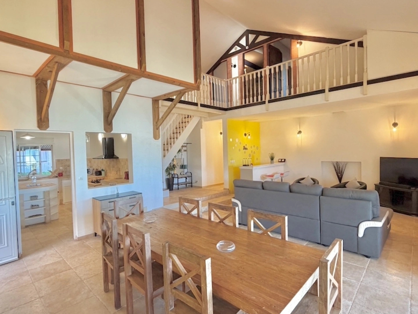 Maison à vendre - 12 pièces - 266m2 - Saint-Pierre (97410)