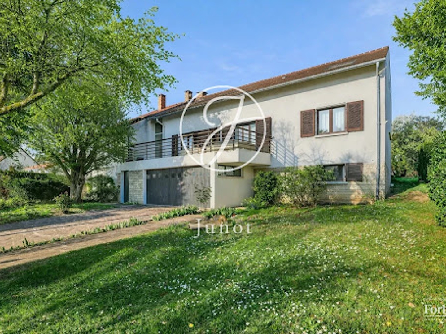 Maison 12 pièces 247 m²