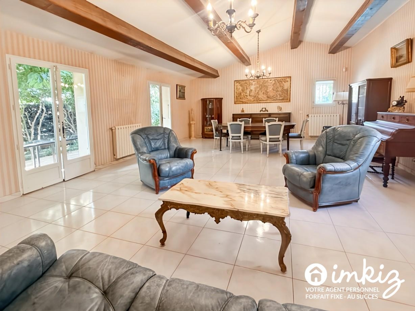 Spacieuse villa familiale avec piscine et garage