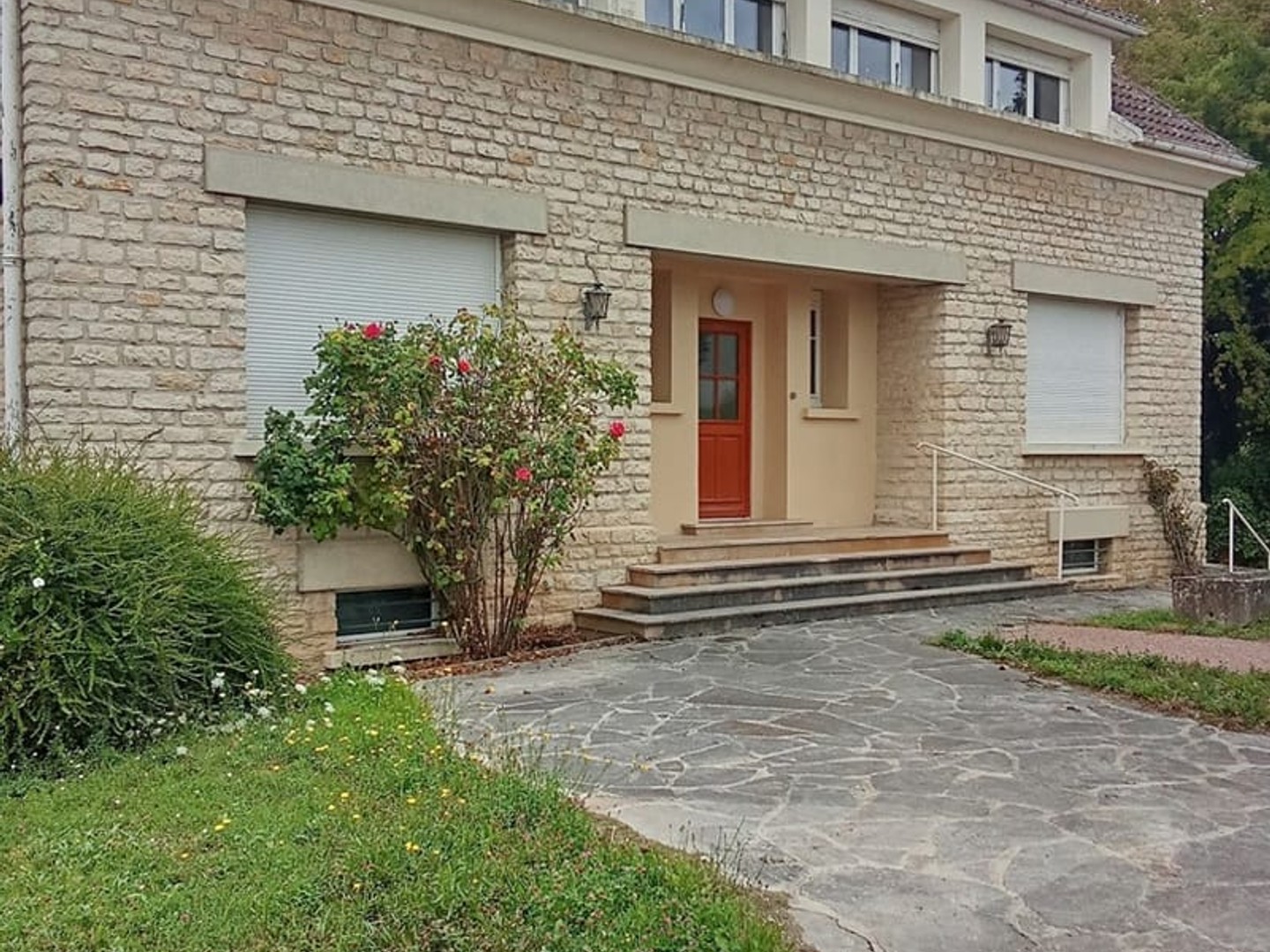 BEL APPARTEMENT DANS RESIDENCE DE 6 Lots