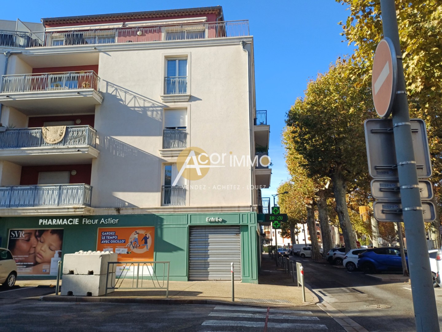 HYPER CENTRE LA CRAU - LOCAL COMMERCIAL LOUE 332m2