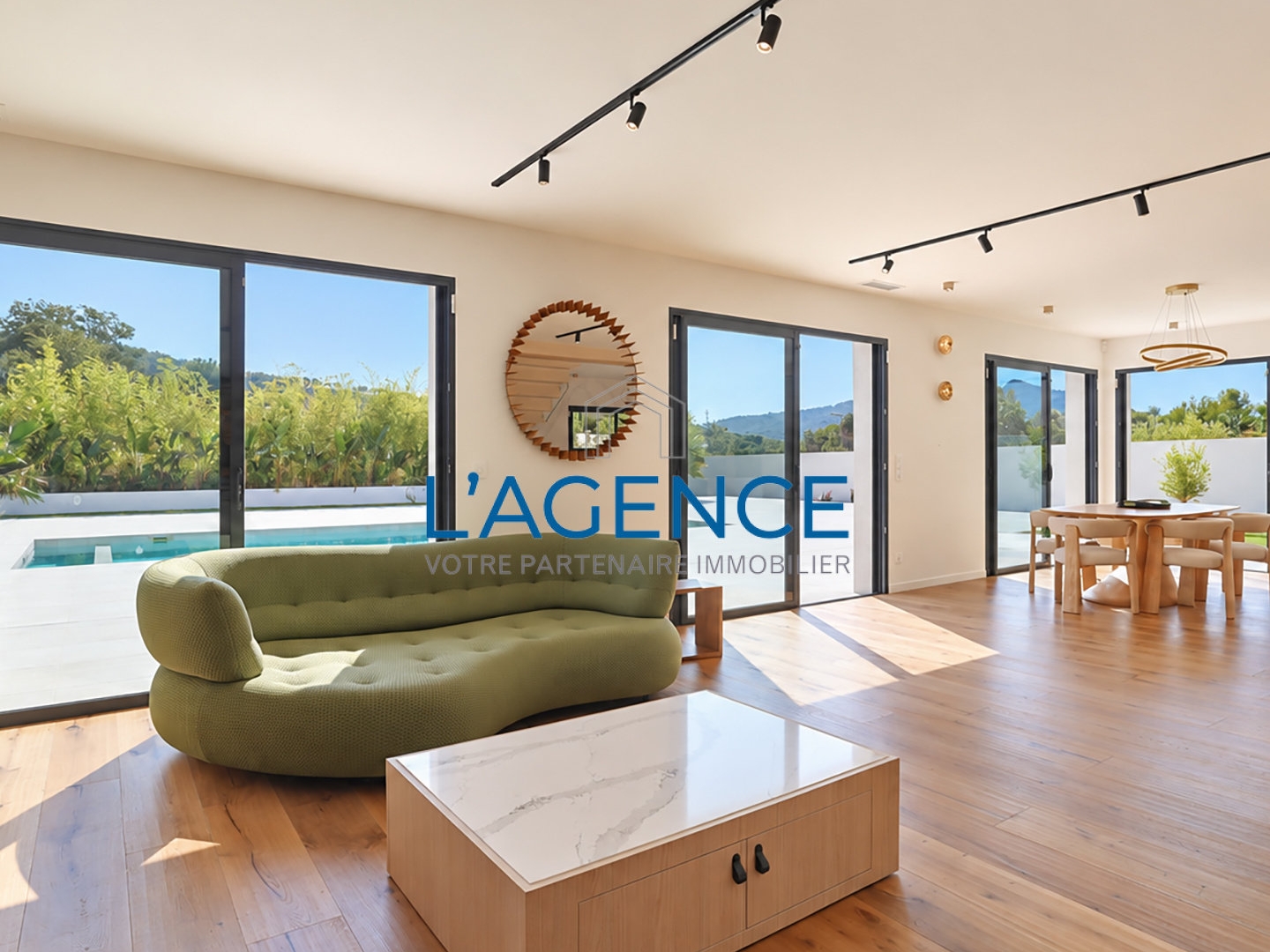 Maison à vendre - 4 pièces - 150m2 - La Crau (83260)