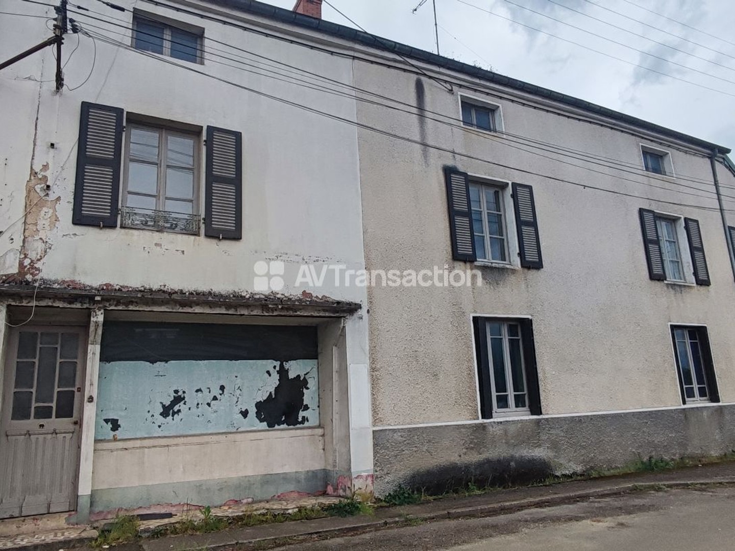 Grande maison à GY avec loal commercial