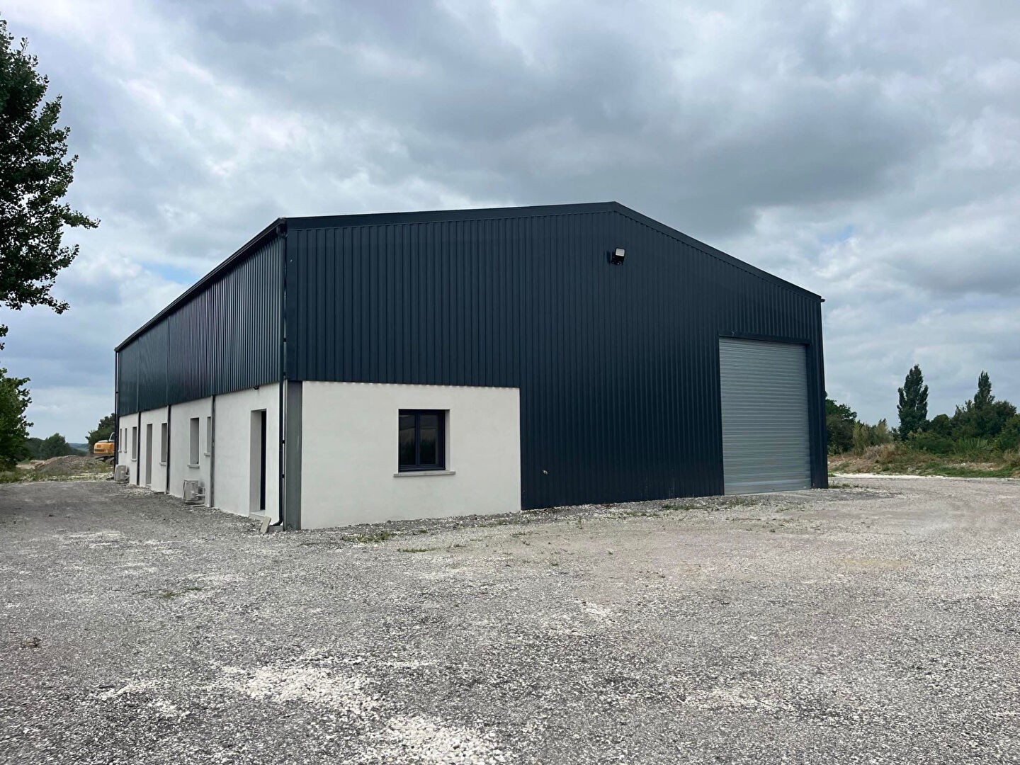 NEW professional premises in CANCON, close to the N21 with ea...