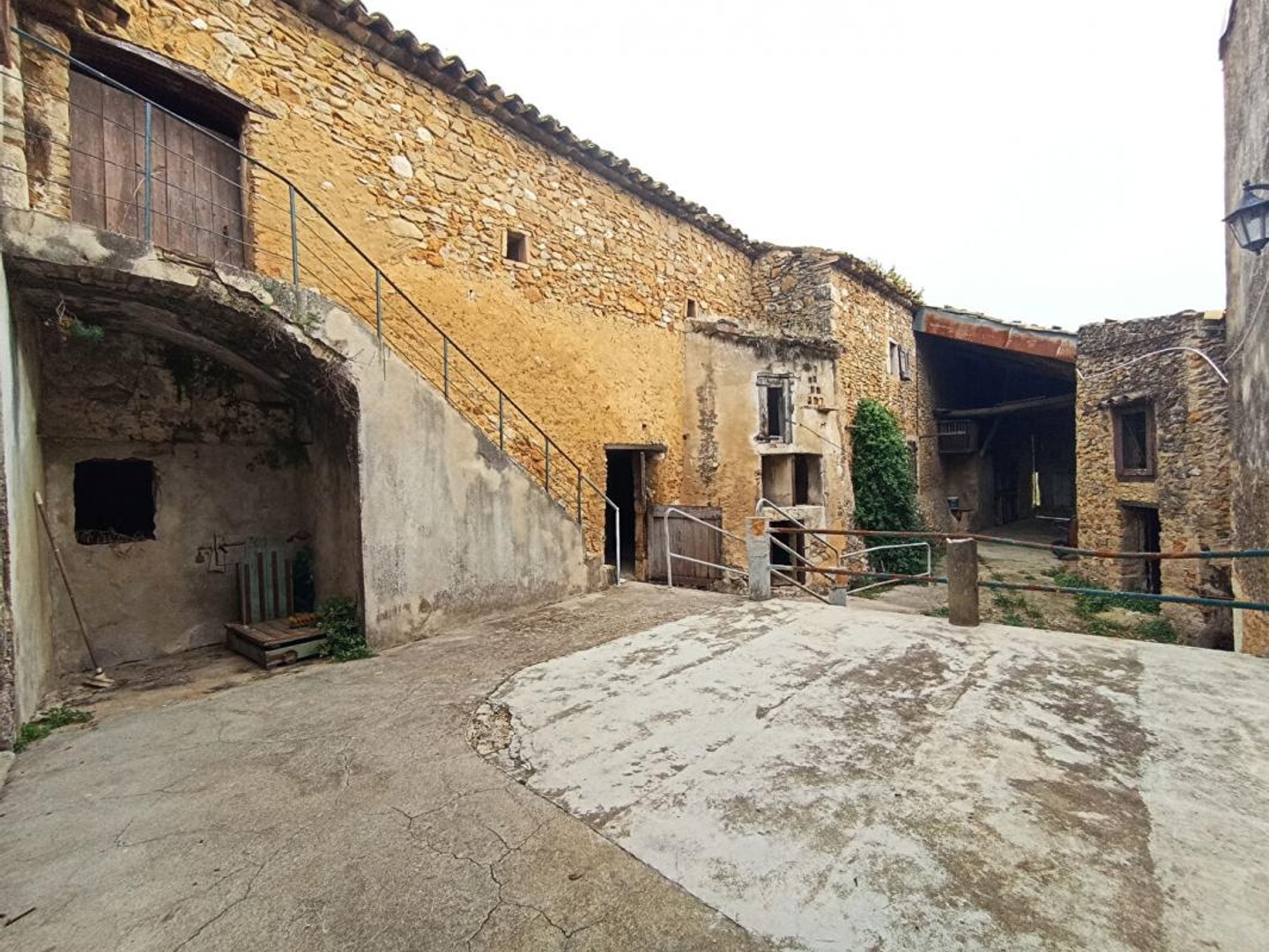 Maison à vendre - 10 pièces - 180m2 - Saint-Montan (07220)