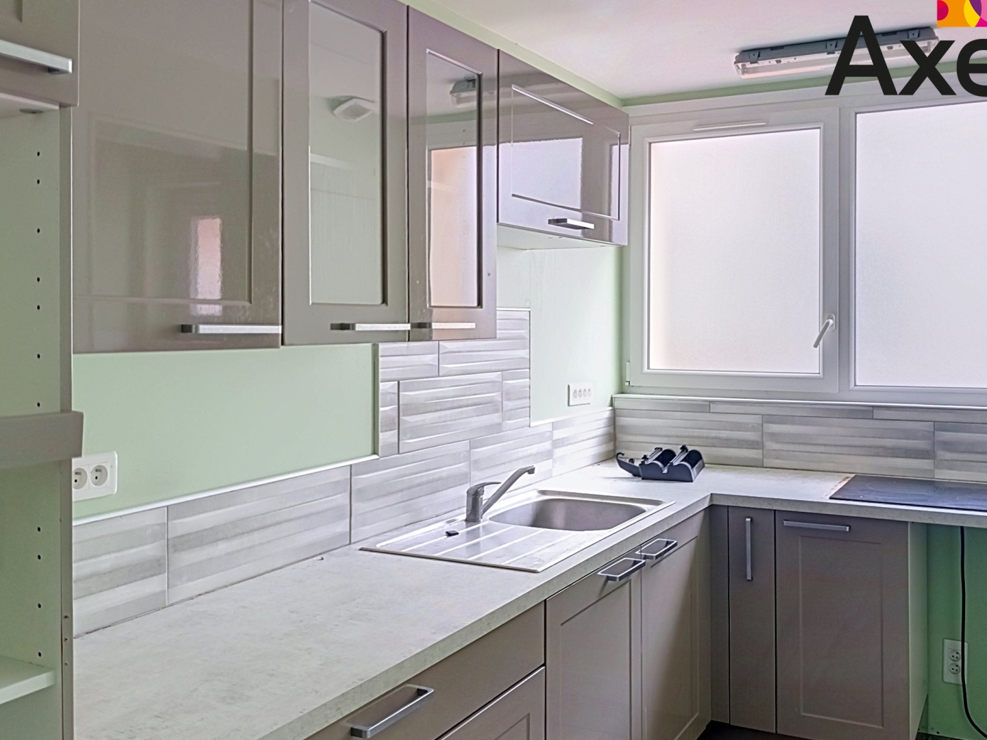 A VENDRE- RENAISON CENTRE- APPARTEMENT AVEC TERRASSE