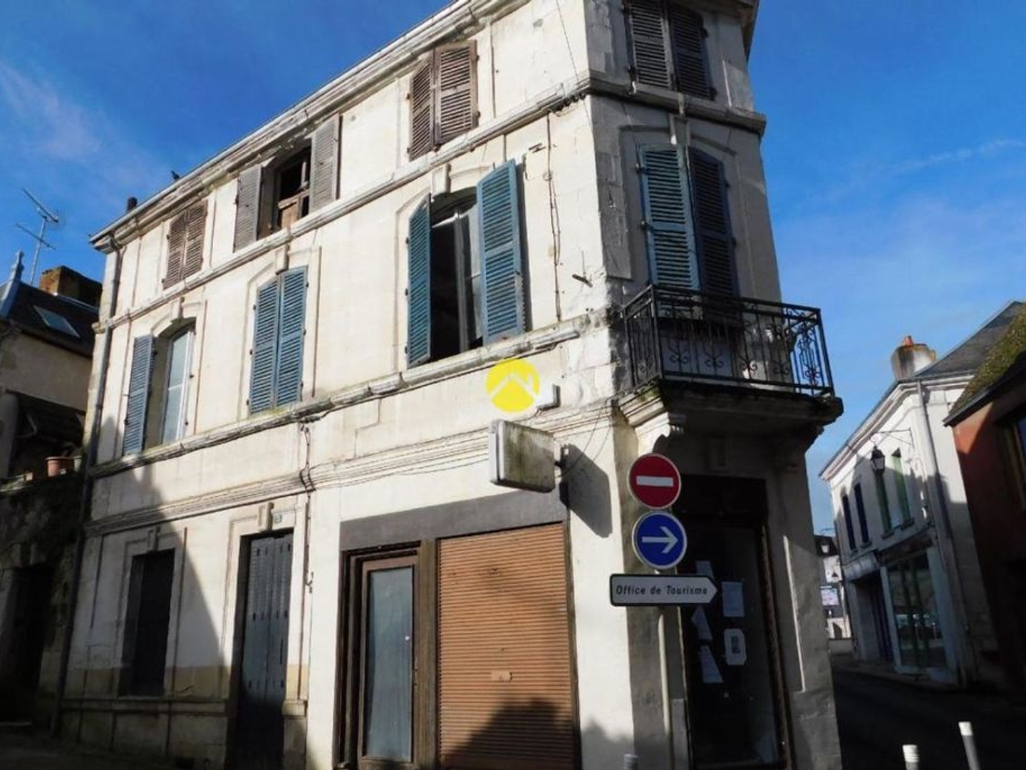 Appartement à vendre - 5 pièces - 140m2 - Graçay (18310)