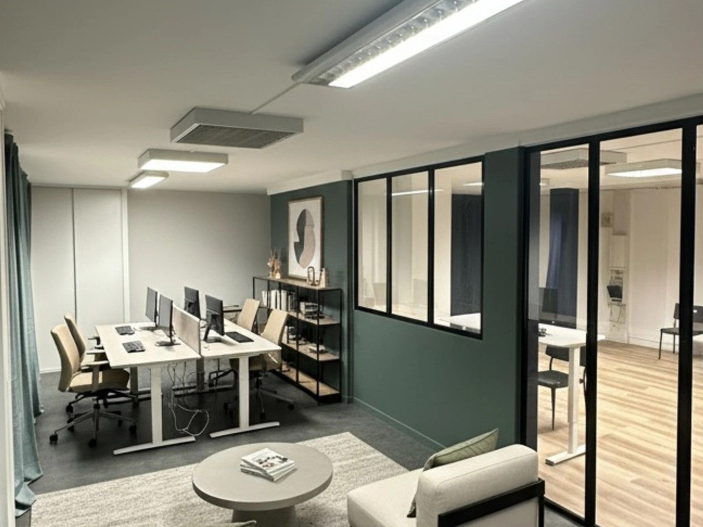 MONTPELLIER HÔPITAUX-FACULTÉS - SAINT ELOI : Local d'activité 92 m² entièrement rénové + 4 places de parking privées