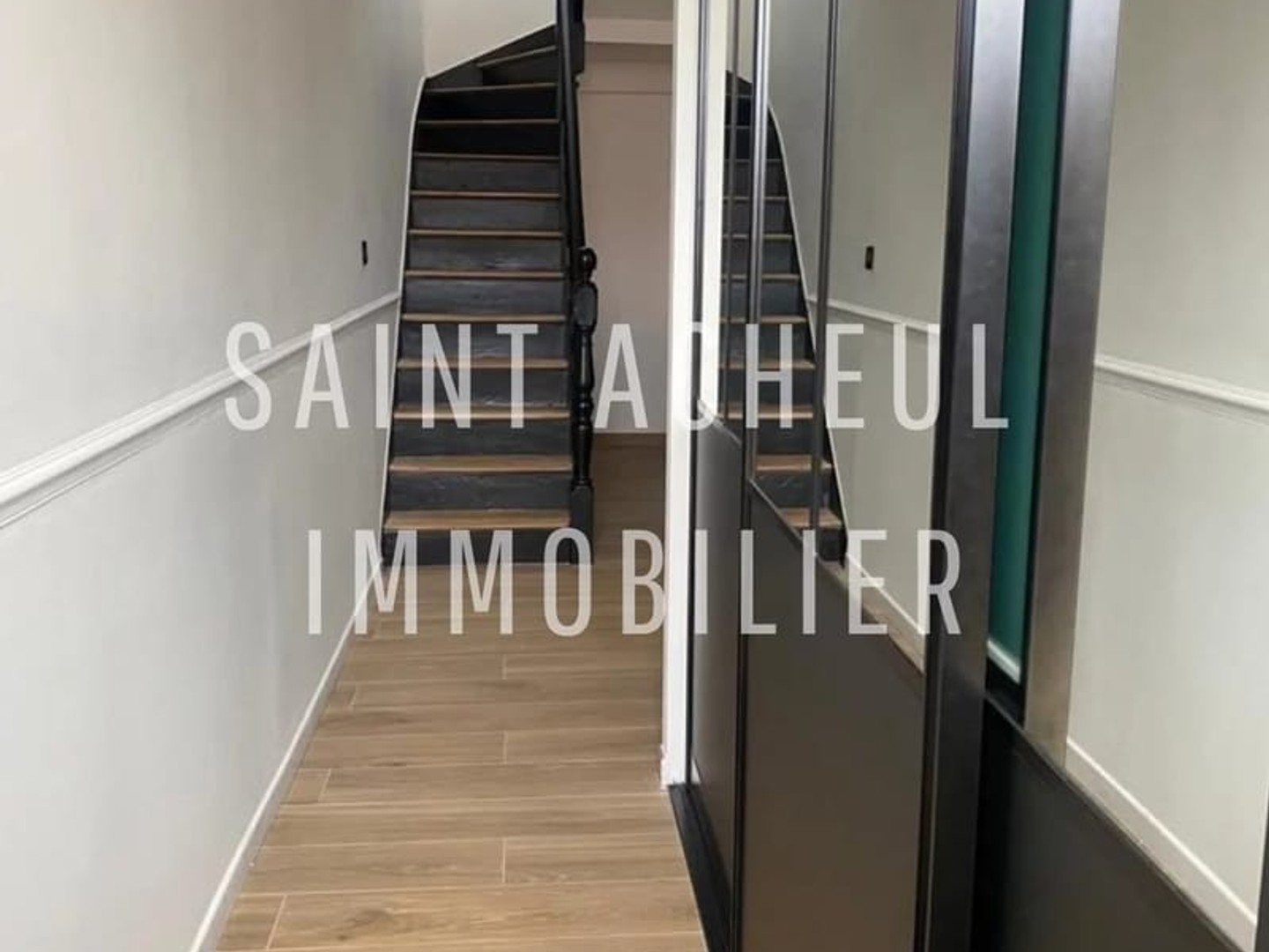 Quartier Saint Acheul / Maison avec jardin en retrait de Rue