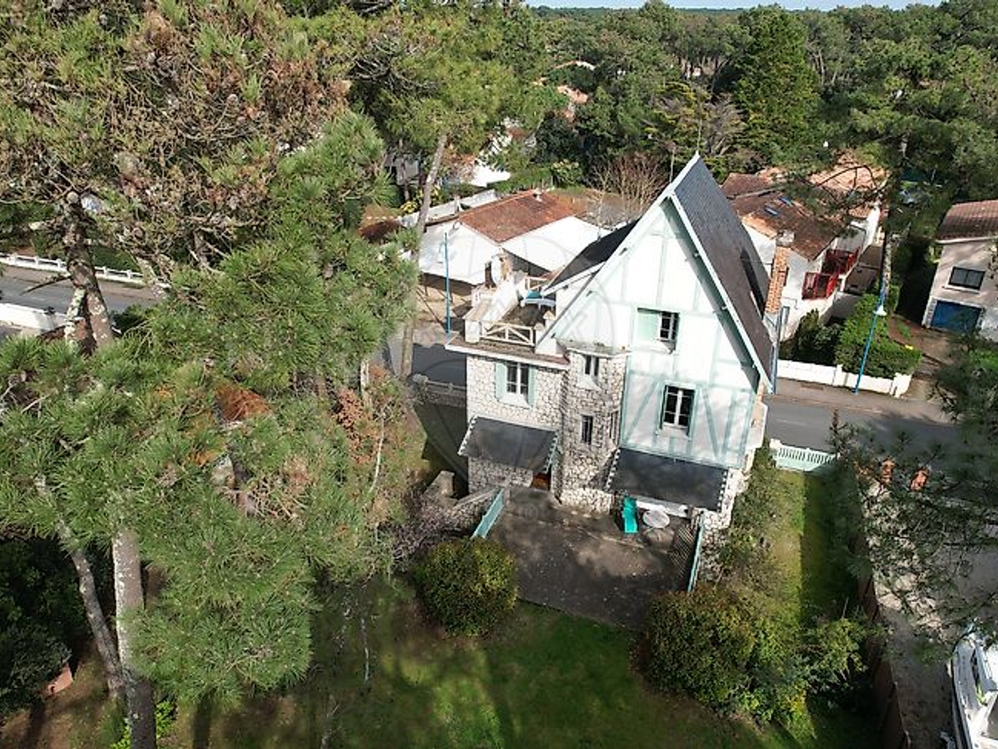 Maison à vendre - 7 pièces - 140m2 - Les Mathes (17570)