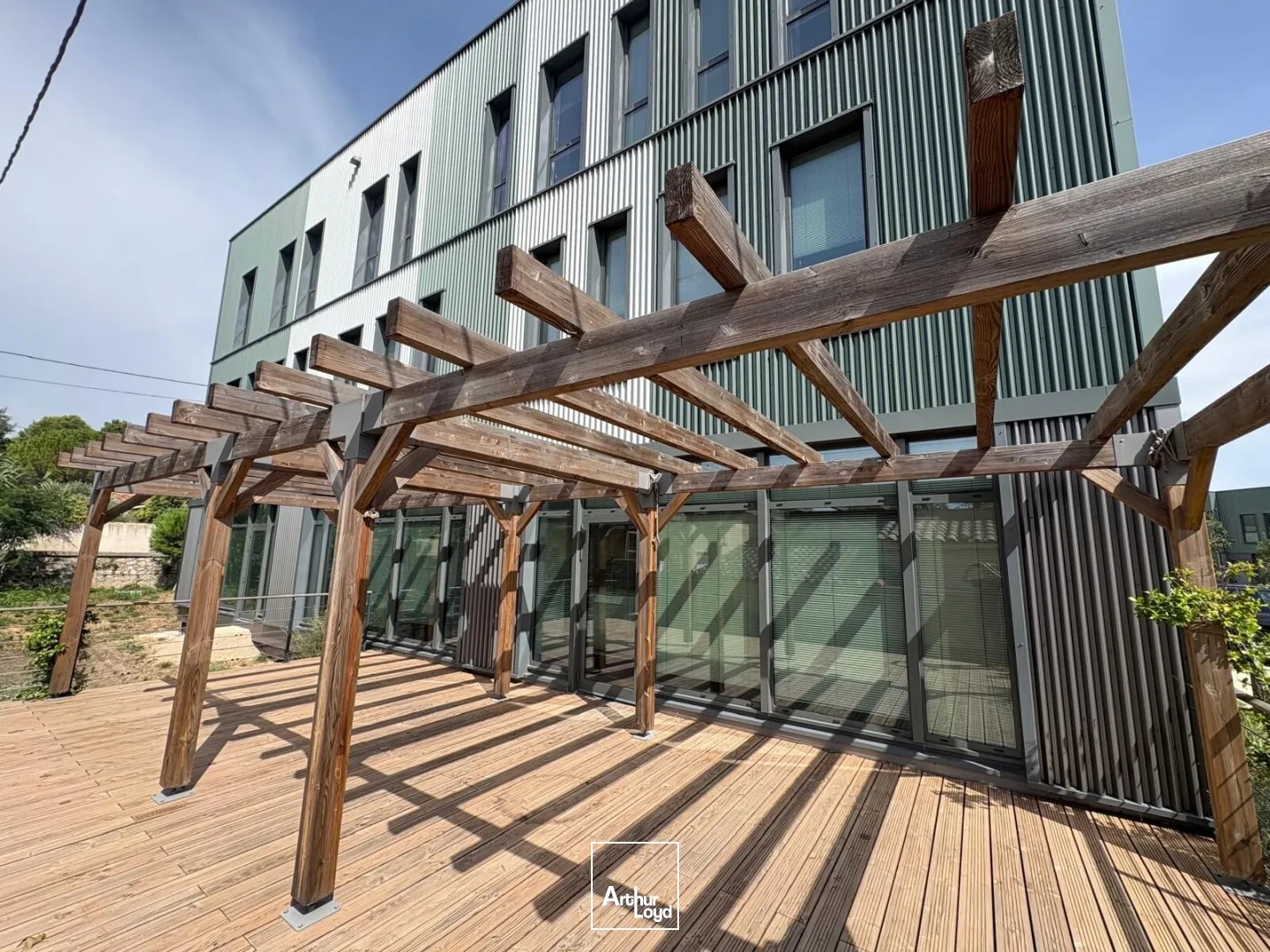 Immeuble de bureaux de standing récent à vendre - Divisible par niveau - ZA NAPOLLON - AUBAGNE