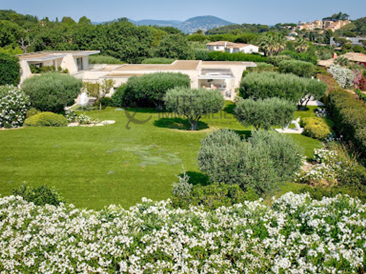 Maison à vendre - 8 pièces - 360m2 - Saint-Tropez (83990)