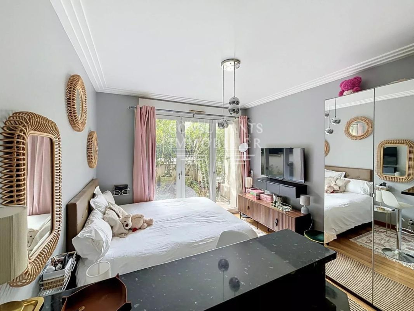 Vends studio - 23 m² - 1 pièce, 1 chambre - Neuilly-sur-Seine 92200