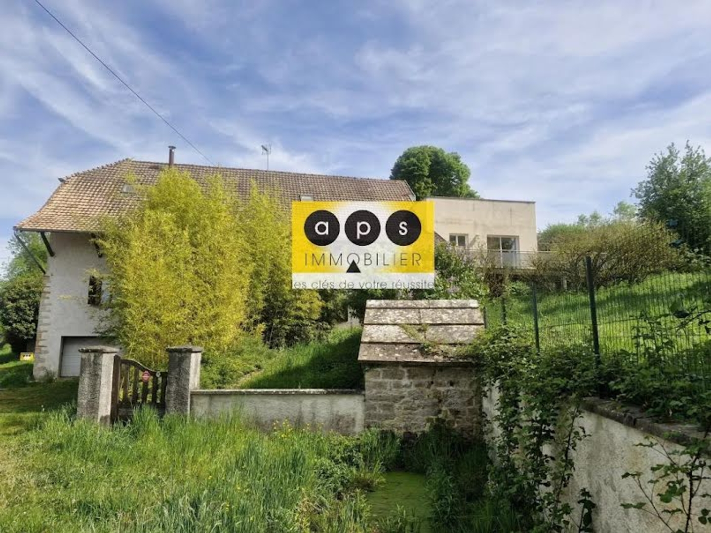 Maison à vendre - 17 pièces - 456m2 - Bersaillin (39800)