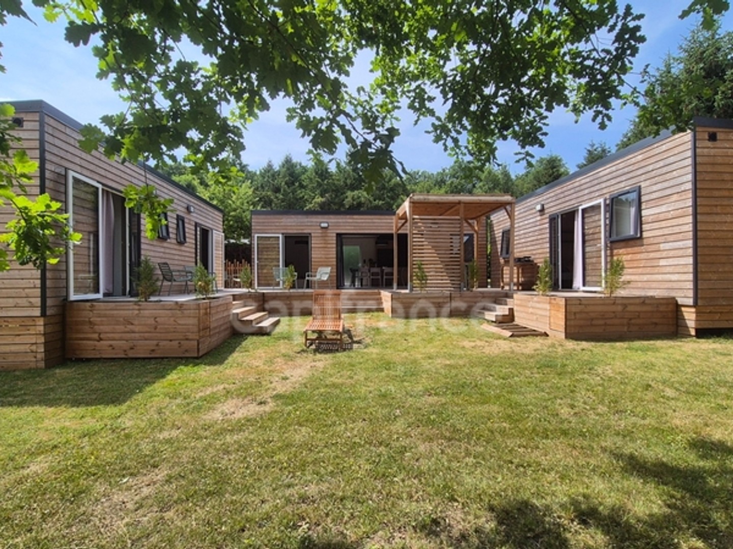 Dpt Essonne (91), à vendre Ormoy-la-Rivière, Lodge 5 chambres - 4 salles d'eau - terrasse dans un village collection avec prestations haut de gamme