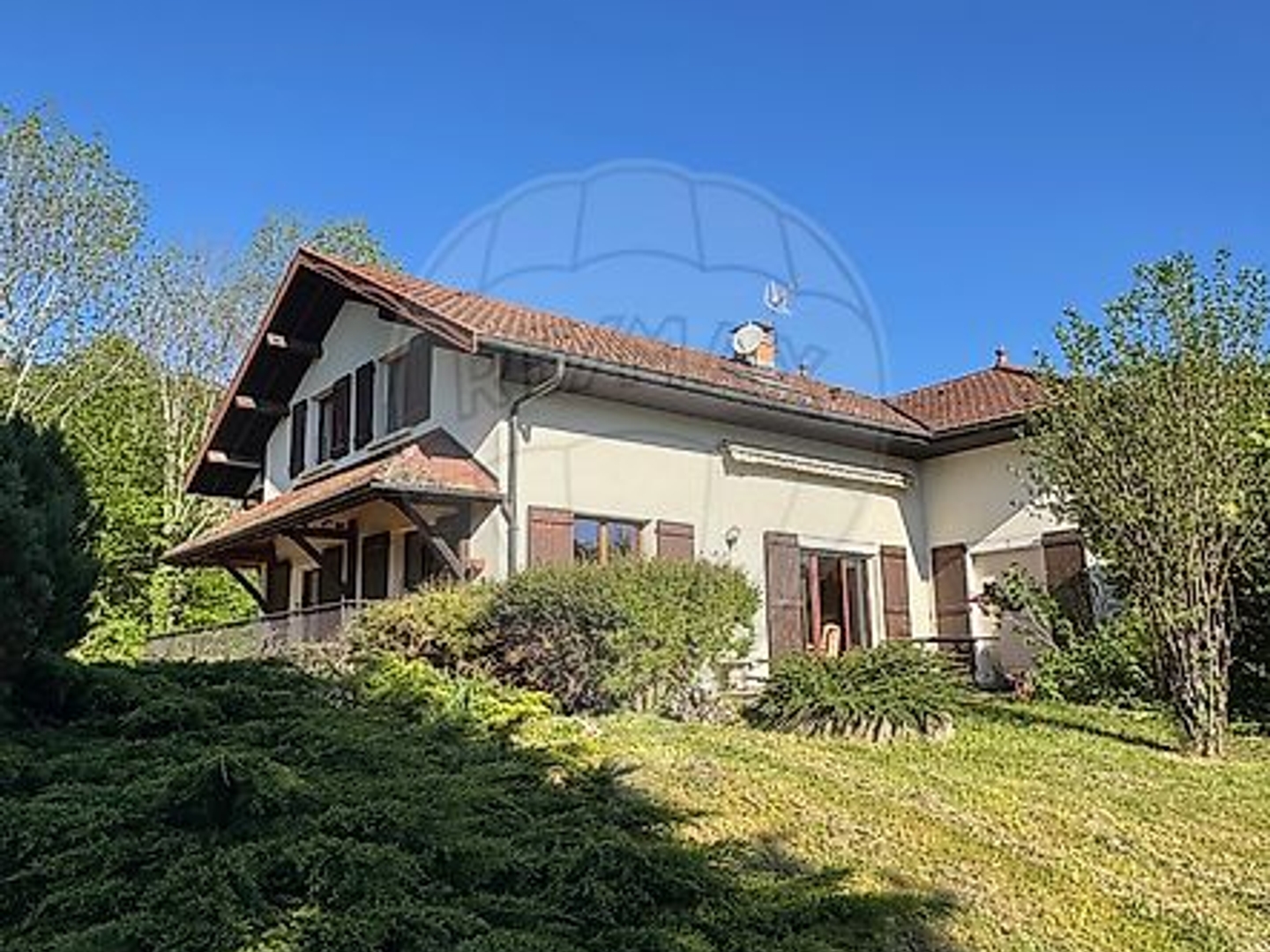 Maison à vendre - 6 pièces - 195m2 - Chézery-Forens (01200)