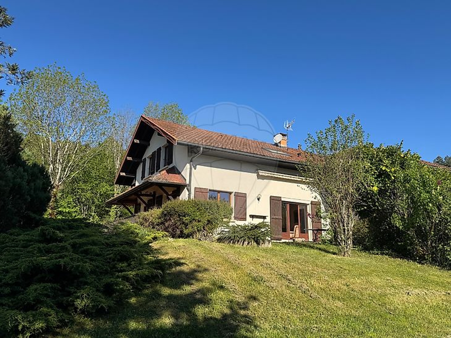 Maison à vendre - 6 pièces - 195m2 - Chézery-Forens (01200)
