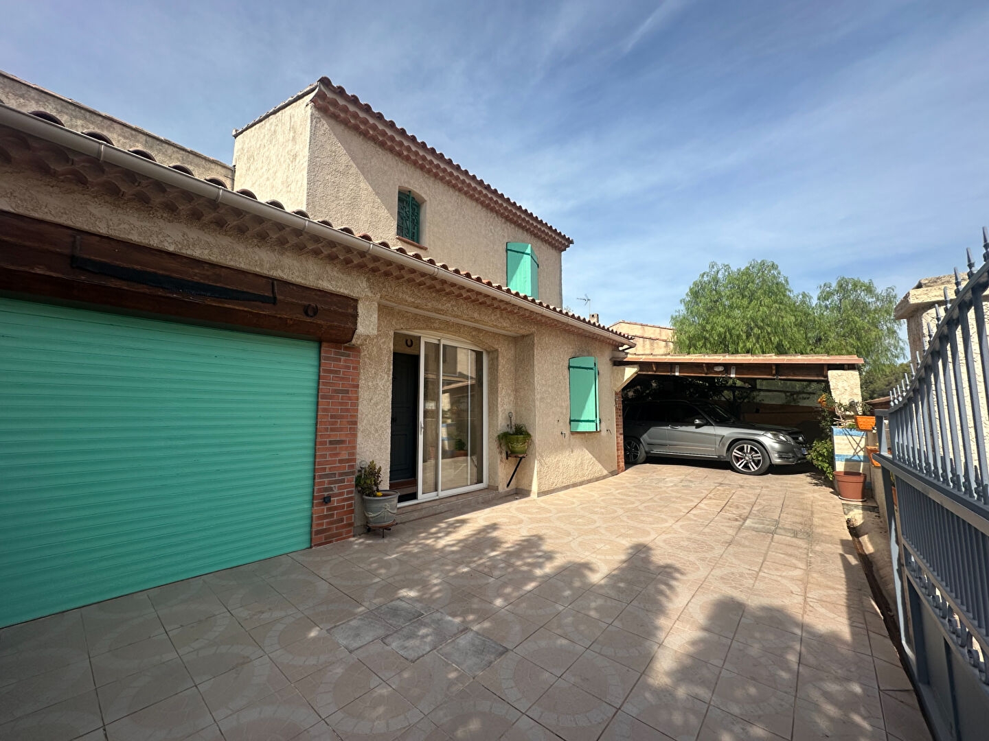 Maison à vendre - 5 pièces - 109m2 - La Crau (83260)