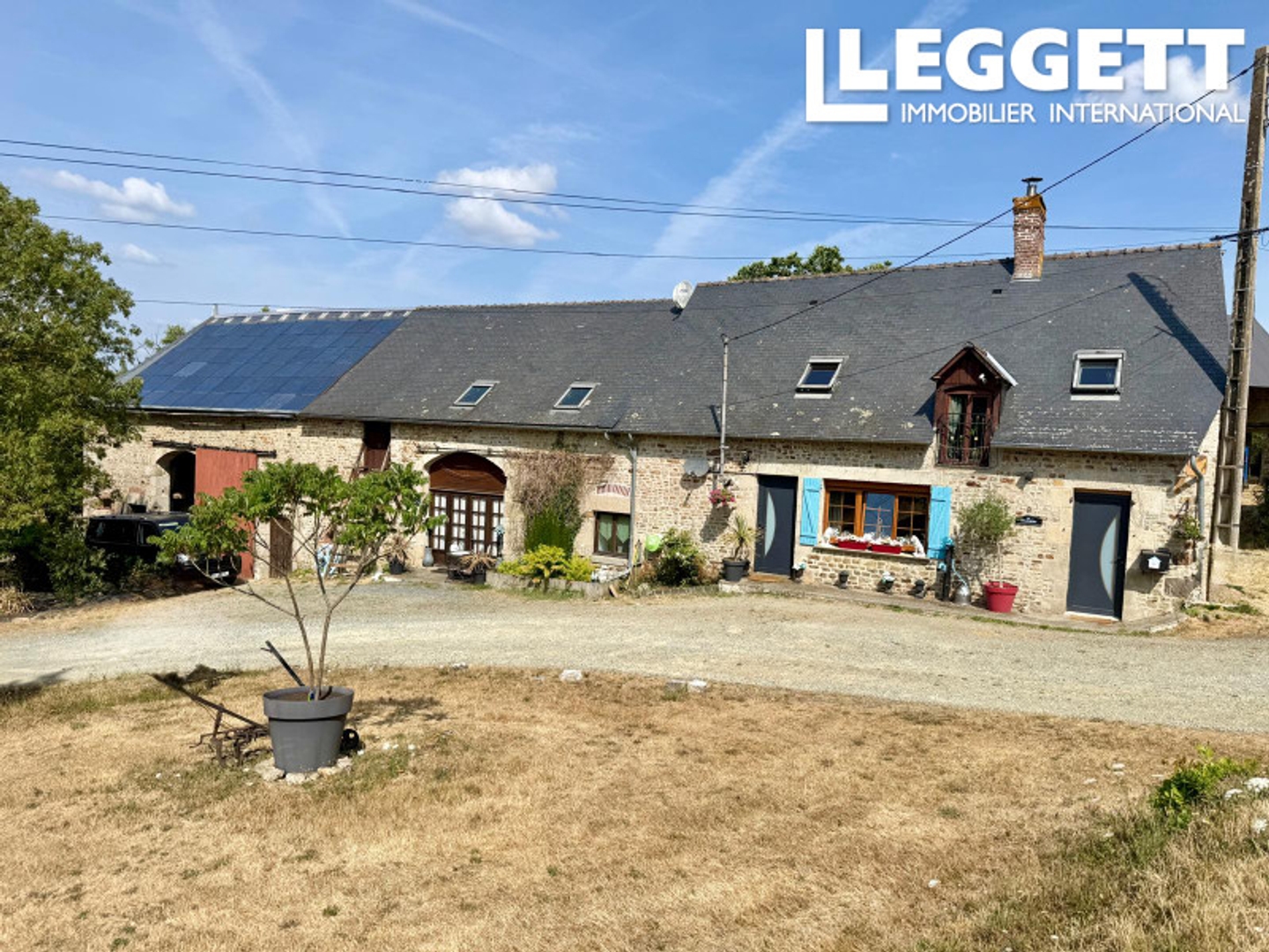 Maison de caractère avec gîte indépendant, granges et 1,14 hectare de terrain