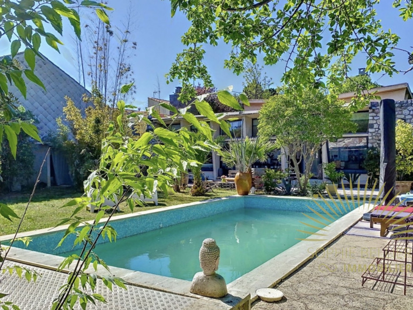 Maison 8 pièces 240 m²