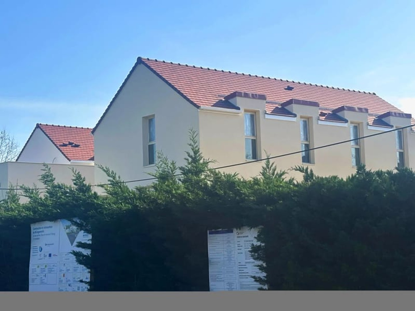 À VENDRE 3 PIÈCES AVEC GRANDE TERRASSE SERVON