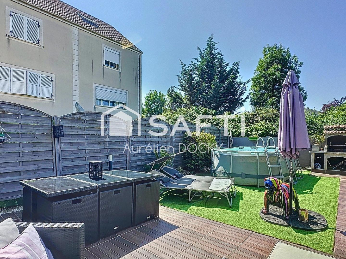 Maison avec combles aménageables, proche de la ligne 16